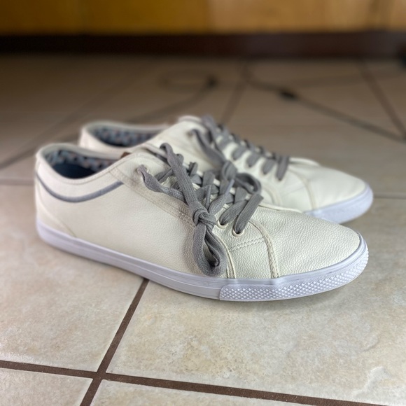 13 ben sherman white leather sneakers main image 5